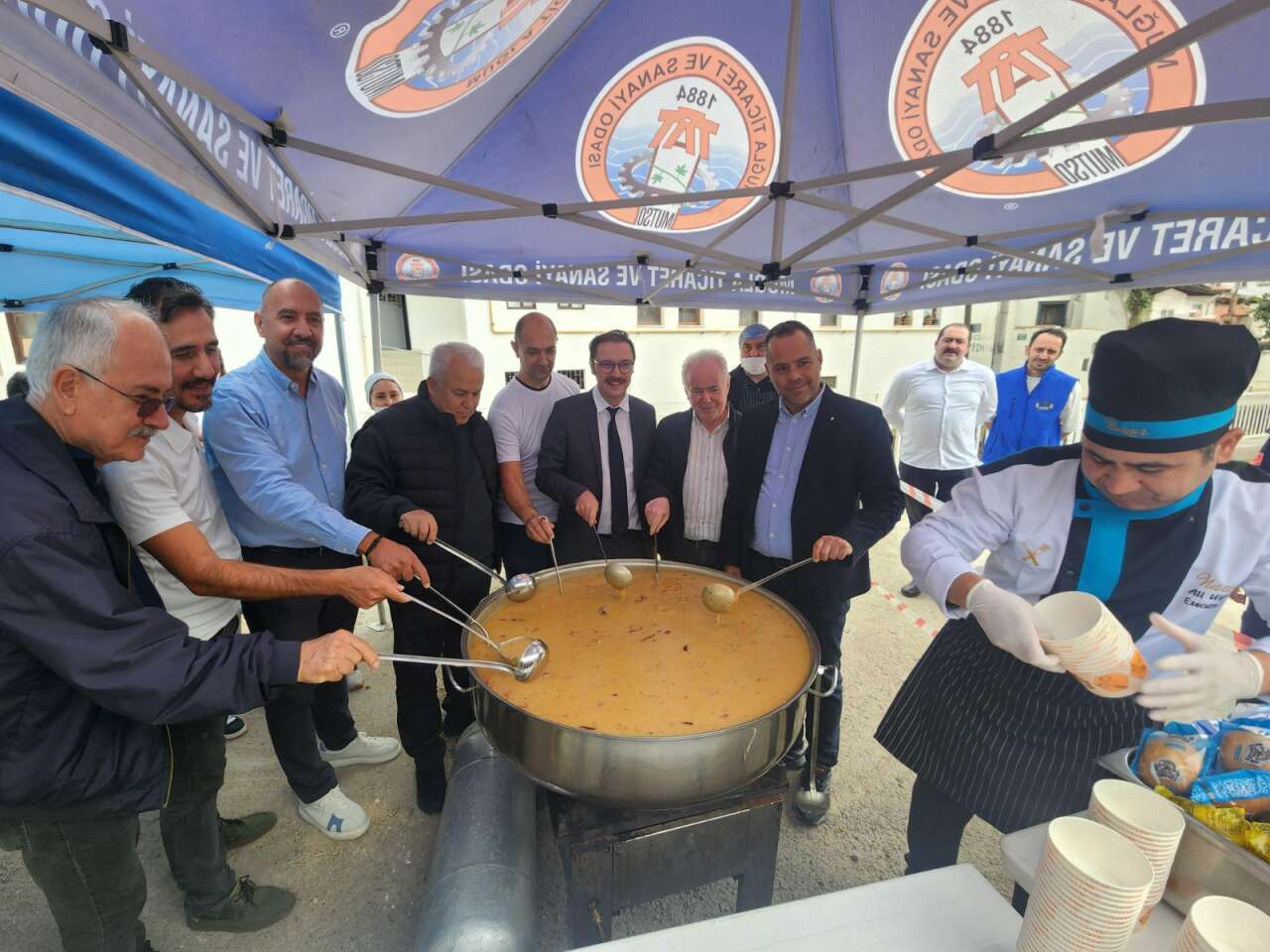 Muğla’da Tarhana Çorbası Almak İçin Kuyruk Oluşturdular 5